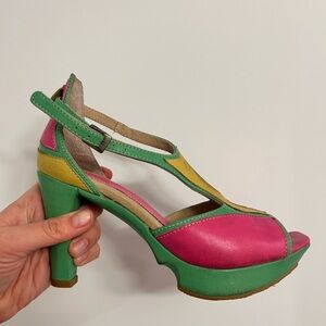 Like Smug by Prophecy shoes size 7.5